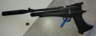 Diana Chaser Pistol mit Schalldämpfer und Zubehör