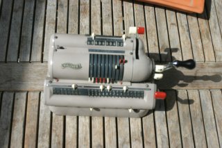 Alte mechanische Rechenmaschine von Walther wohl aus den 50ern