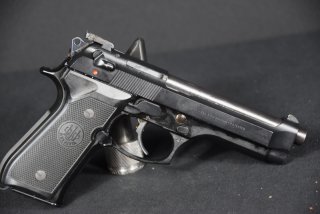 Beretta 92 FS – 9 mm Luger – mit Originalkarton und Papieren