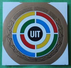 Seltener Aufkleber der Internationalen Schießsportunion UIT (alte Version)