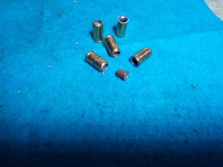 Biete REDUZIERHÜLSEN Kaliber 9mm/380 auf 209zünder.revolver