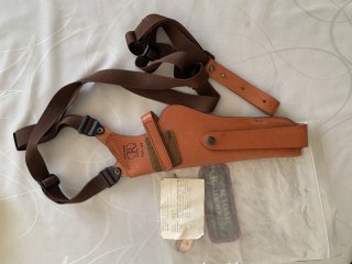 Schulterhoster aus Leder