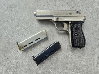 Halbautomatische Pistole Brünner Waffenwerke fnh Pistole Modell 27 im Kaliber 7,65 mm Browning