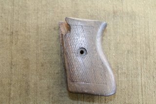 Griffschalen gebraucht für Pistole Mauser 1910 / 1934 Kal. 7,65