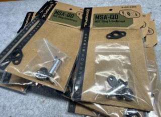 Original Magpul MSA QD Universal Buchse inkl. Konterplatten für Riemen / Slings