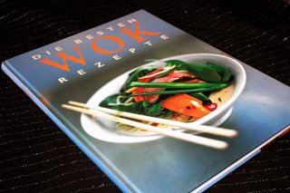 DIE BESTEN WOK REZEPTE - Großformatiger Band