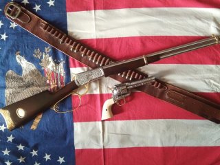 John Wayne Winchester und Colt SAA