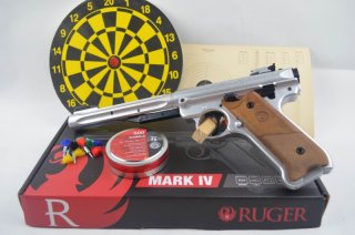 Vernickelte Ruger Mark IV mit großem Starterpaket