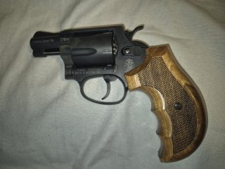 Weihrauch HW37 Echtholzgriffe