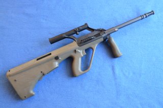 NEUWAFFE SELBSTLADEBÜCHSE STEYR AUG A3 SA ARMY GRÜN .223 WIR ÖSTERREICHISCHE ARMEE