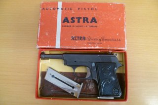 Pistole Astra Modell 2000 Camper 6,35mm Browning
