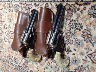 CAS Uberti Revolver und Zubehör