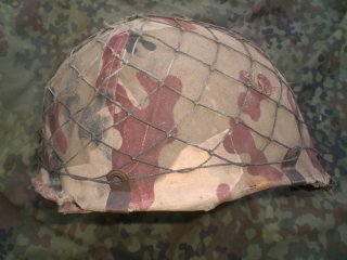 originaler BW FAllschirmjäger Stahlhelm mit Tarnbezug Amöbe