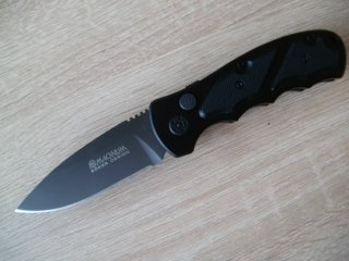 Böker Springmesser