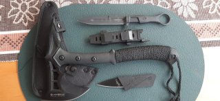 Messer und Streitaxt zum sammeln