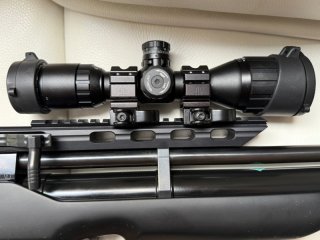 HW100 Bullpup 4,5 mit Schalldämpfer