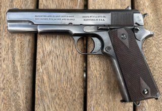 Colt Government 1915 für die französische Armee mit Colt Letter of Authenticity