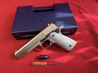 Colt Government 1911 A1, cal.: 9mm P.A.K vernickelt, Griffschalen m. Arabeskengravur