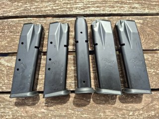 Sig Sauer P228 / P229 - 5 Magazine , fabrikneu 9x19 - 13 Rds.