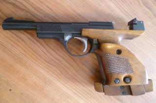 Sportpistole Unique DES-69 .22 lr.
