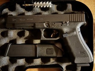 Glock 34 Gen 4 mit Timney / LPA / ZEV / Recoil / TOP Präzision