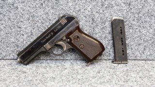 Pistole Modell 27 (CZ 27) Kal. 7,65mm – Böhmische Waffenfabrik Prag / Wehrmacht WaA76