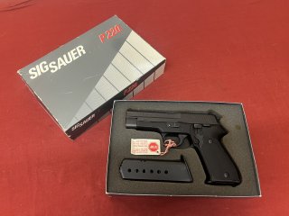 SIG Sauer P220 – Kal. .45 ACP – frühe Fertigung – Made in W. Germany – OVP – 2 Magazine