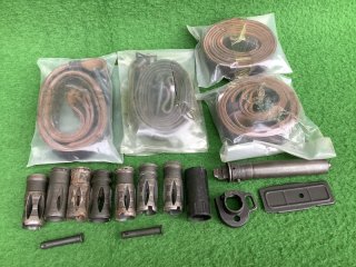 Teile und Zubehör für Gewehr G3, Cetme, FR-8, u.a. 4 Riemen Leder