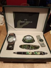FT Army Style Set.Uhr,Messer,Stirnlampe,Kompass,Kugelschreiber