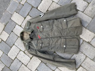 Alte Feldbluse-Uniformjacke-Wehrmacht-WW2
