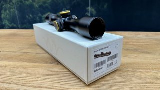 Zielfernrohr Blaser B1 2.8-20x50 iC Custom / Abdeckkappen Gold / mit Schiene