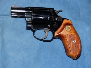 Smith & Wesson Mod. 37 Super Air Weight cal. 38 SPL. TOP