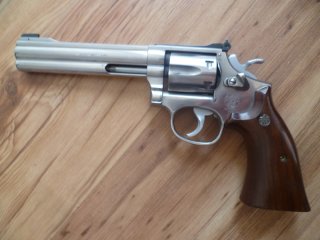Revolver Smith & Wesson Model 617 .22lr.
