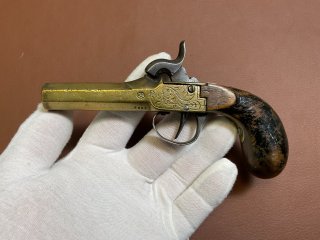 Perkussions-Derringer im Kaliber 11,3 mm