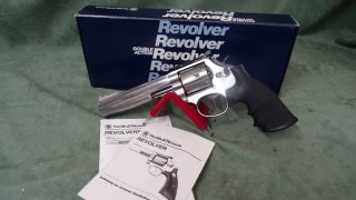 Smith & Wesson 686-4, LPA Sight, .357Mag