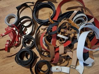 Viele Lederriemen + Gurte vom Schuhnagel