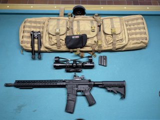 AR15 .223 von Windham mit Zubehör