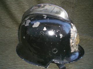 Deutscher Stahlhelm 2. Weltkrieg Originalstück Feuerwehrkommandantenhelm mit Emblem