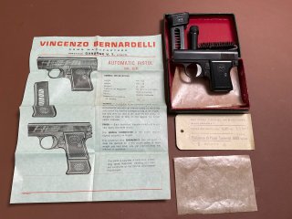 Taschenpistole der Firma Bernardelli im Kaliber 6,35mm Browning SNR 83305