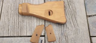 GewehrSchäft Stg44/ MP43 , kolben mit griffschale,holz - TOP Repro !!!
