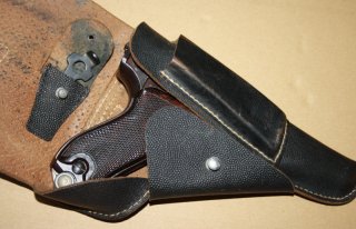 orig. DDR VoPo P08 Luger Pistole im Kal. 9x19 mit Holster -TIP TOP-