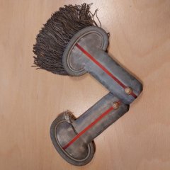 Epauletten silber mit rotem Streifen, Frankreich, Larp, Reenectment, Original