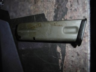 1Magazin für halbautom. Pistole SIG-Sauer P229 ?