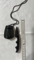 Kleine Kampfmesser