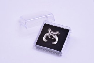 Anstecker Handböller gekreuzt