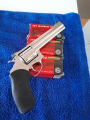 revolver Rossi 357 magnum zum verkaufen.