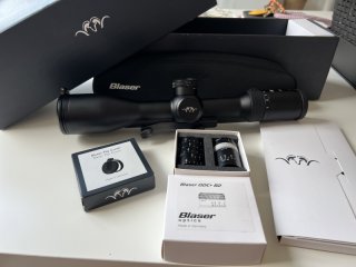 Blaser B2 3-18x50 IC QDC inkl. Blaser Sattelmontage und Flip Cover