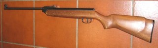 WEIHRAUCH Luftgewehr, ein WEIHRAUCH HW 30 mit Sicherung und F - Zeichen