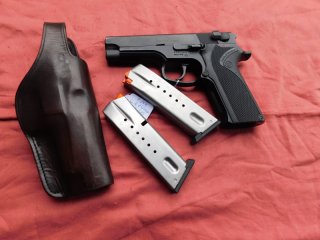 Smith & Wesson Modell 615 Kal. 9 mm Luger, mit Reservemagazin und Holster