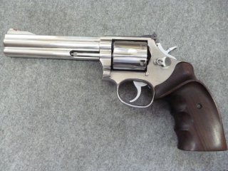 1 Revolver Smith & Wesson 686-3, Kal. .357Mag